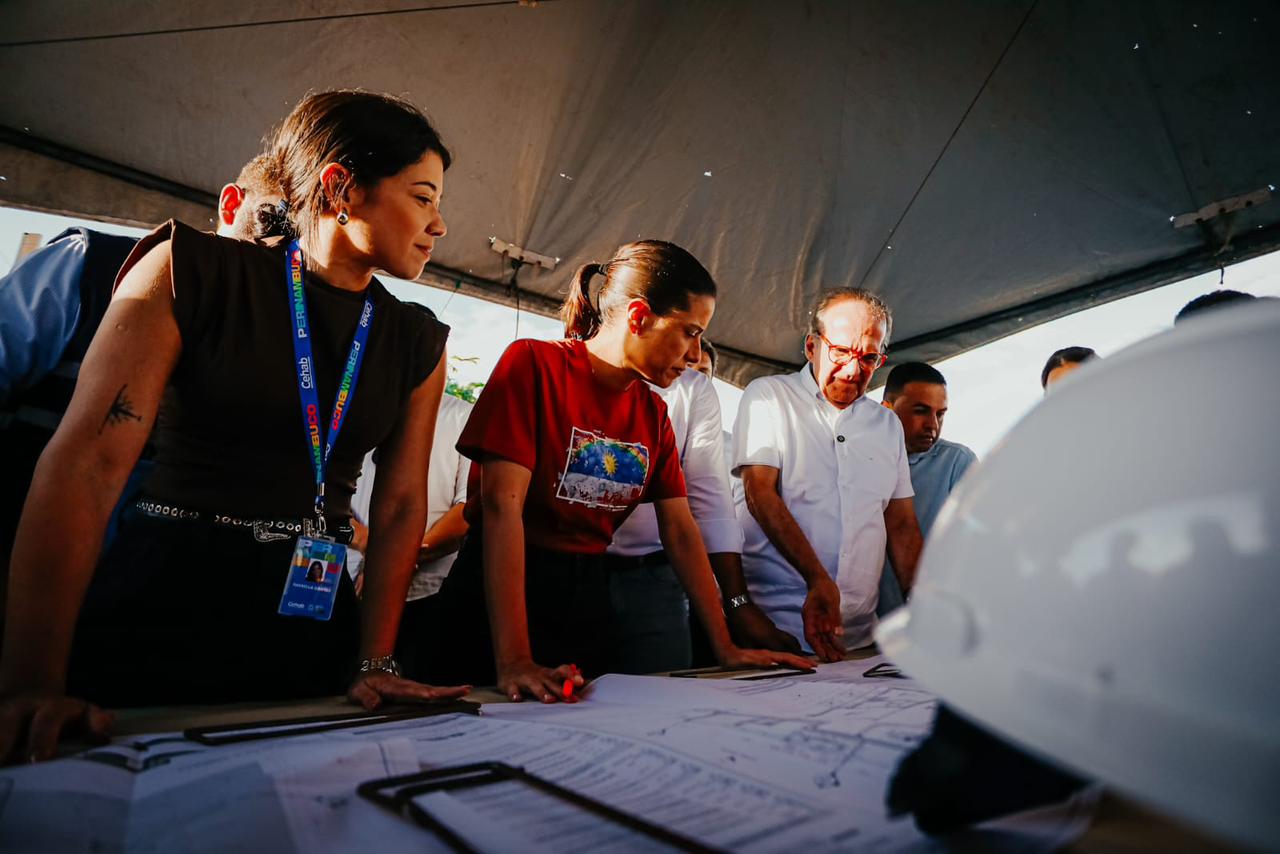 Em Calçado, no Agreste Meridional, governadora Raquel Lyra anuncia a pavimentação de diversas ruas do município e visita obras de delegacia